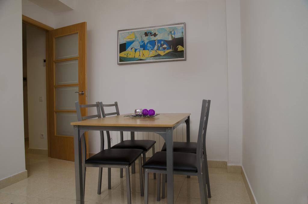Apartment Navas *